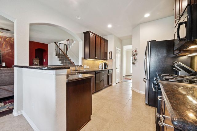 7910 Brooks Crossing Drive, Baytown, TX 77521