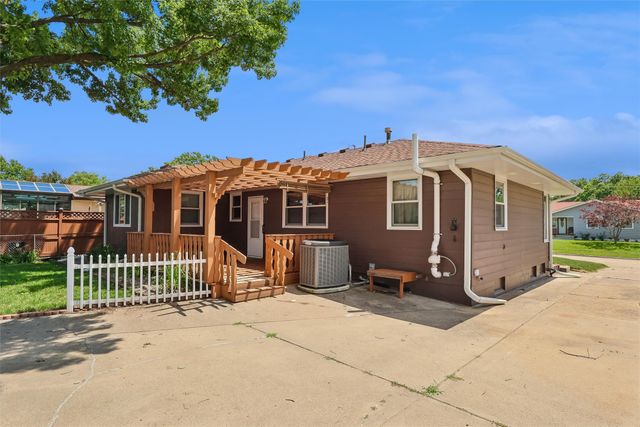3917 Merced Street, Des Moines, IA 50310