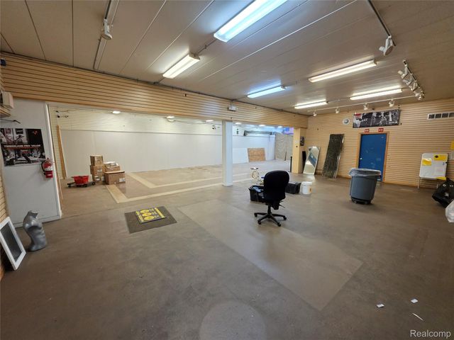 2034 N Telegraph rd, Dearborn, MI 48128