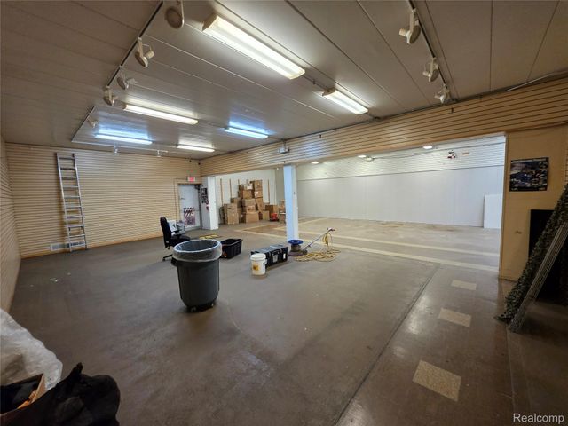 2034 N Telegraph rd, Dearborn, MI 48128