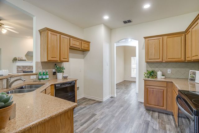 336 Plantation Drive E, Burleson, TX 76028