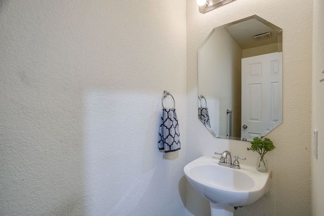 336 Plantation Drive E, Burleson, TX 76028