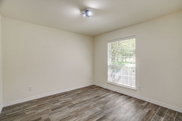 336 Plantation Drive E, Burleson, TX 76028