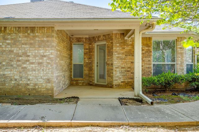 336 Plantation Drive E, Burleson, TX 76028