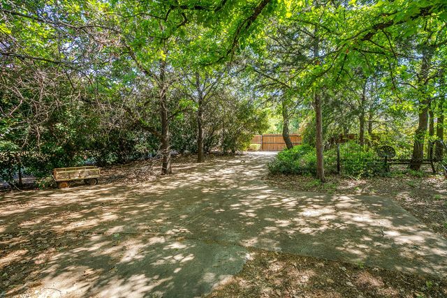 336 Plantation Drive E, Burleson, TX 76028