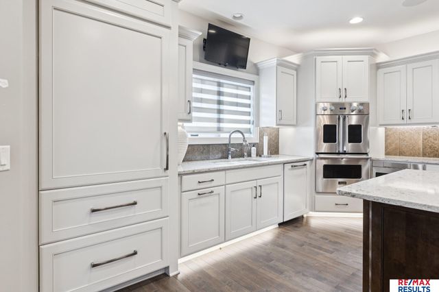 21967 Brookside Avenue, Omaha, NE 68022