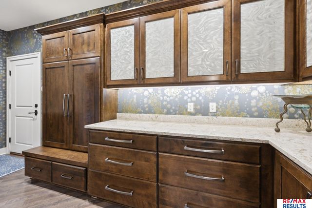 21967 Brookside Avenue, Omaha, NE 68022