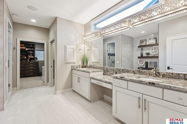 21967 Brookside Avenue, Omaha, NE 68022