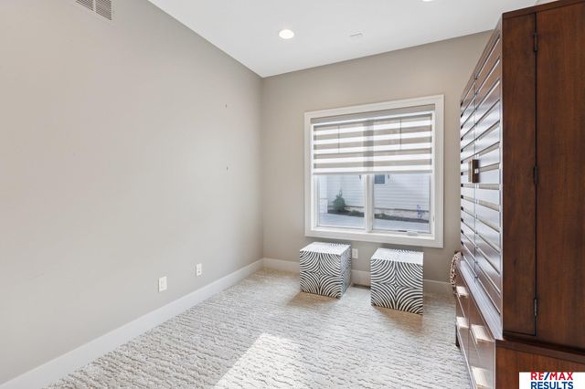 21967 Brookside Avenue, Omaha, NE 68022