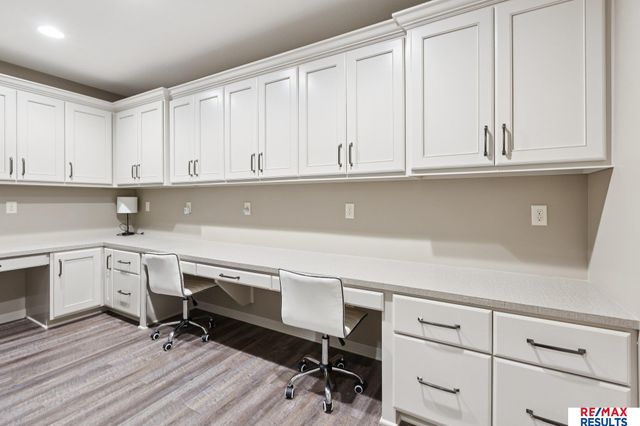 21967 Brookside Avenue, Omaha, NE 68022