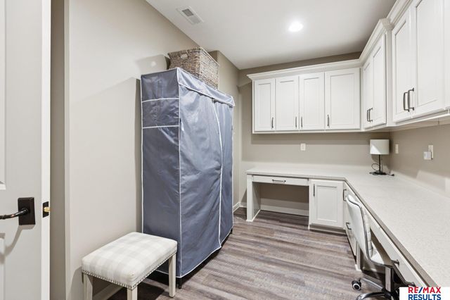 21967 Brookside Avenue, Omaha, NE 68022