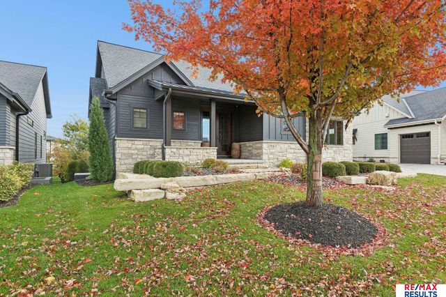 21967 Brookside Avenue, Omaha, NE 68022