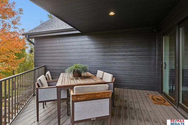 21967 Brookside Avenue, Omaha, NE 68022