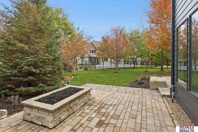 21967 Brookside Avenue, Omaha, NE 68022