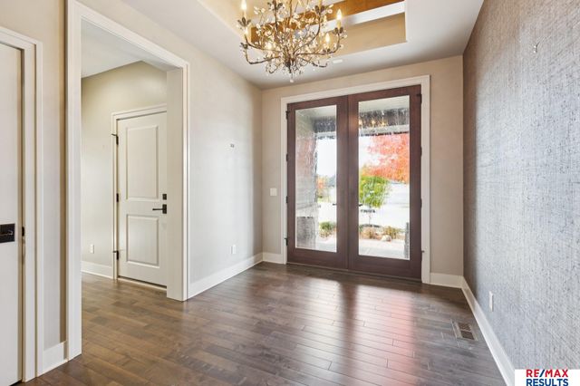 21967 Brookside Avenue, Omaha, NE 68022