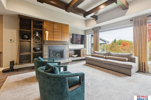 21967 Brookside Avenue, Omaha, NE 68022