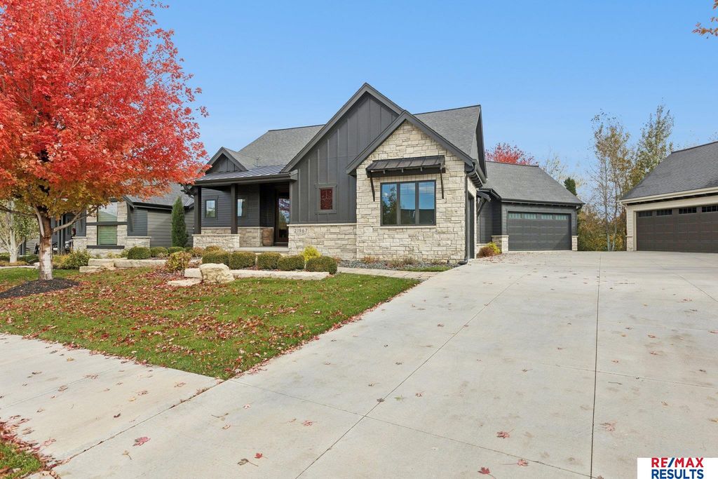 21967 Brookside Avenue, Omaha, NE 68022