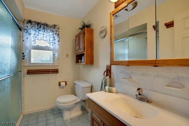 22 Ann St, Verona Twp., NJ 07044