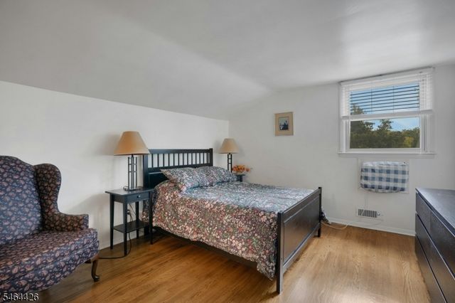 22 Ann St, Verona Twp., NJ 07044