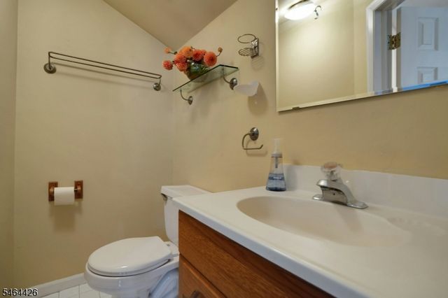 22 Ann St, Verona Twp., NJ 07044