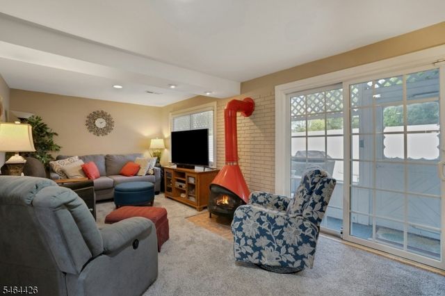 22 Ann St, Verona Twp., NJ 07044