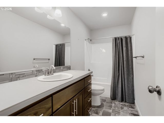8833 N APPLETON Cir, Camas, WA 98607