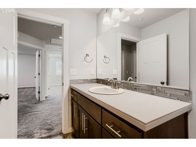 8833 N APPLETON Cir, Camas, WA 98607