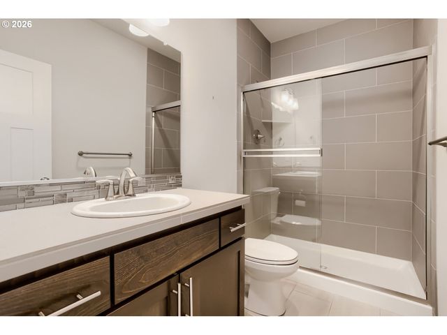 8833 N APPLETON Cir, Camas, WA 98607