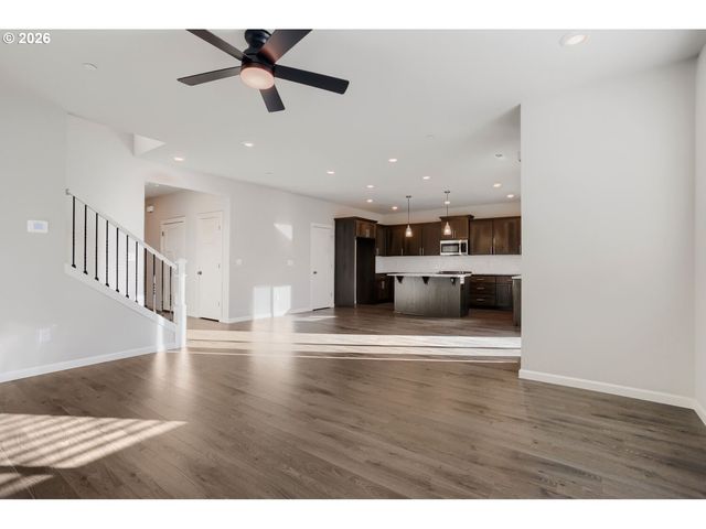8833 N APPLETON Cir, Camas, WA 98607
