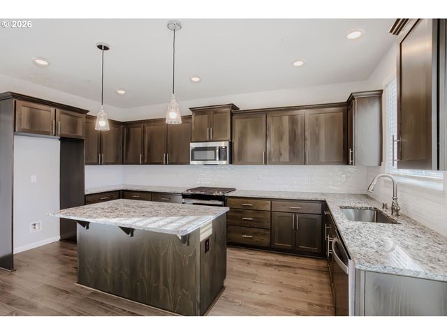 8833 N APPLETON Cir, Camas, WA 98607