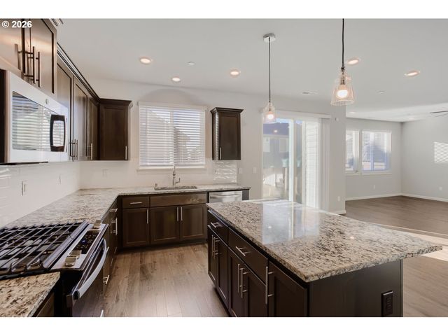 8833 N APPLETON Cir, Camas, WA 98607