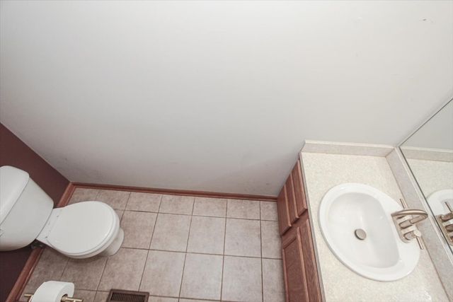 107 Hammond Avenue, Wauconda, IL 60084