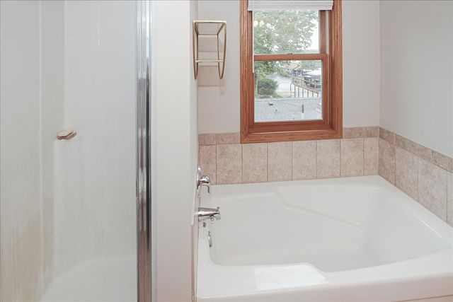 107 Hammond Avenue, Wauconda, IL 60084