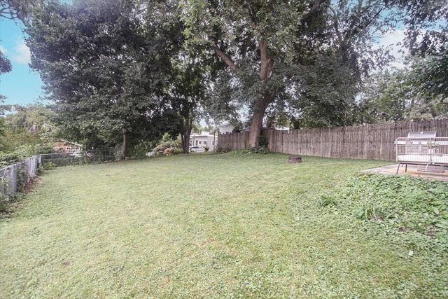 107 Hammond Avenue, Wauconda, IL 60084