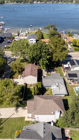 107 Hammond Avenue, Wauconda, IL 60084