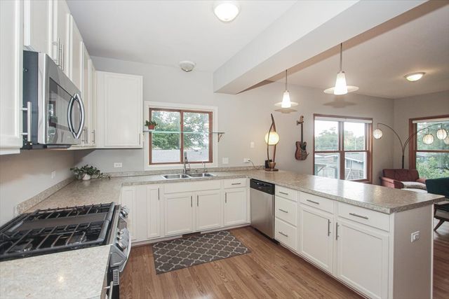 107 Hammond Avenue, Wauconda, IL 60084