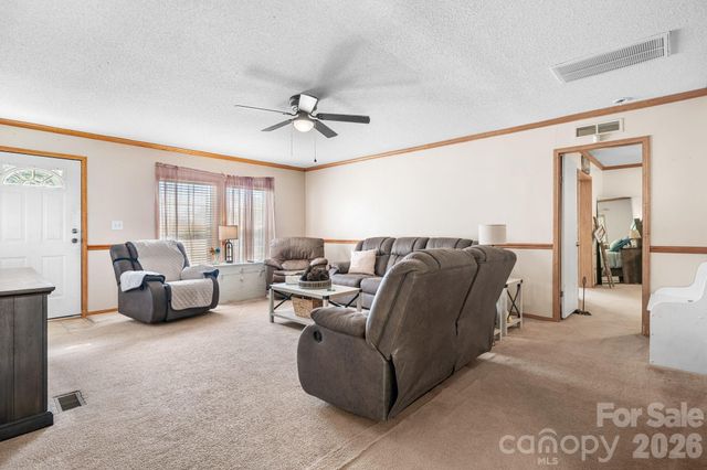 3634 Hillview Drive NE, Conover, NC 28613