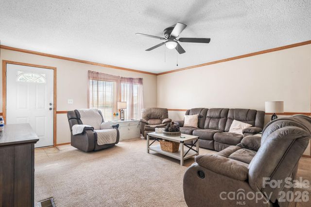 3634 Hillview Drive NE, Conover, NC 28613