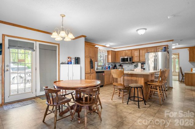 3634 Hillview Drive NE, Conover, NC 28613