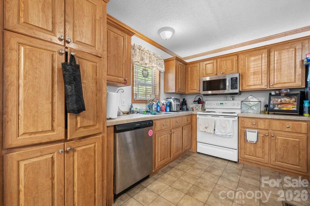 3634 Hillview Drive NE, Conover, NC 28613