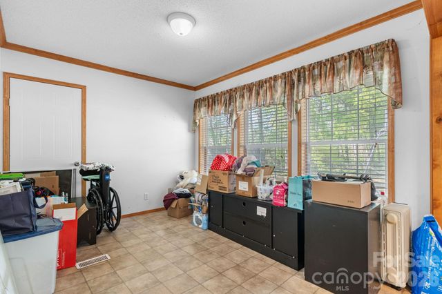 3634 Hillview Drive NE, Conover, NC 28613