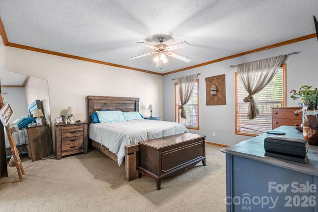 3634 Hillview Drive NE, Conover, NC 28613