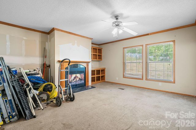 3634 Hillview Drive NE, Conover, NC 28613