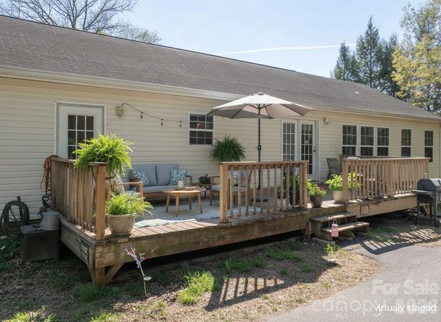3634 Hillview Drive NE, Conover, NC 28613