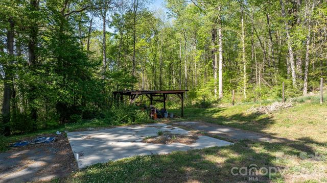 3634 Hillview Drive NE, Conover, NC 28613