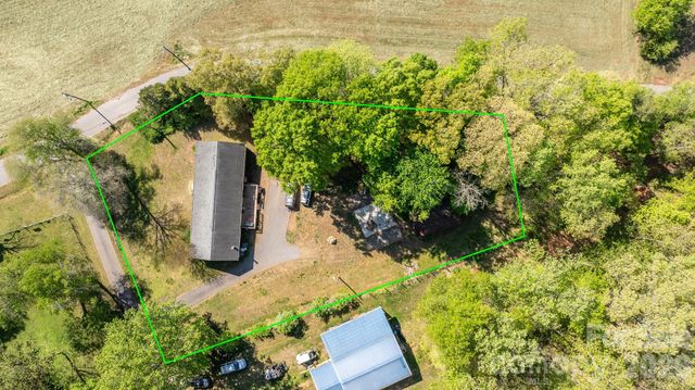 3634 Hillview Drive NE, Conover, NC 28613