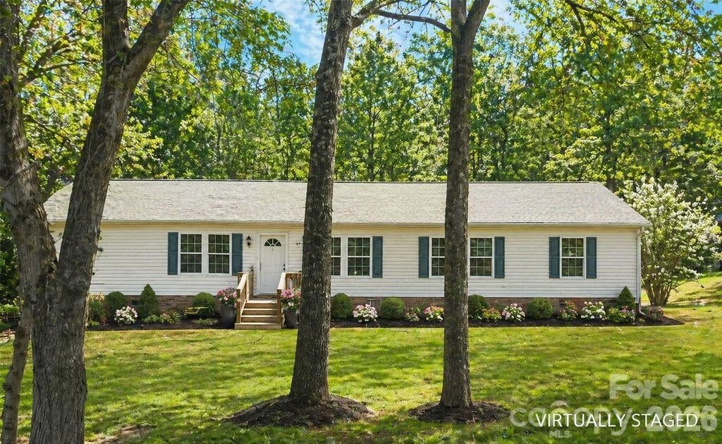 3634 Hillview Drive NE, Conover, NC 28613