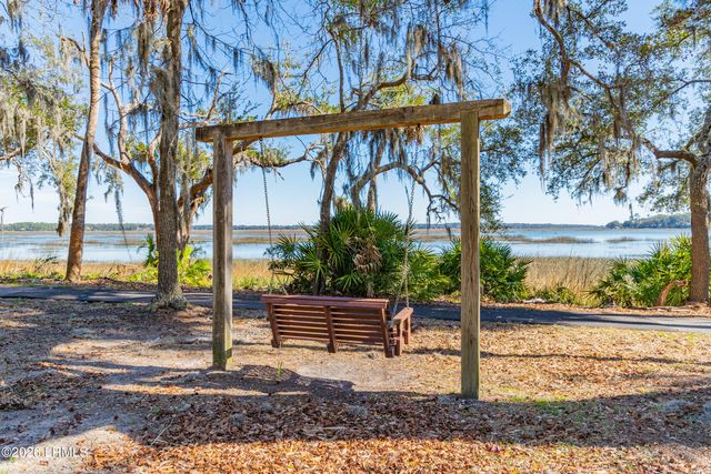 8 Wateree Court, Beaufort, SC 29902