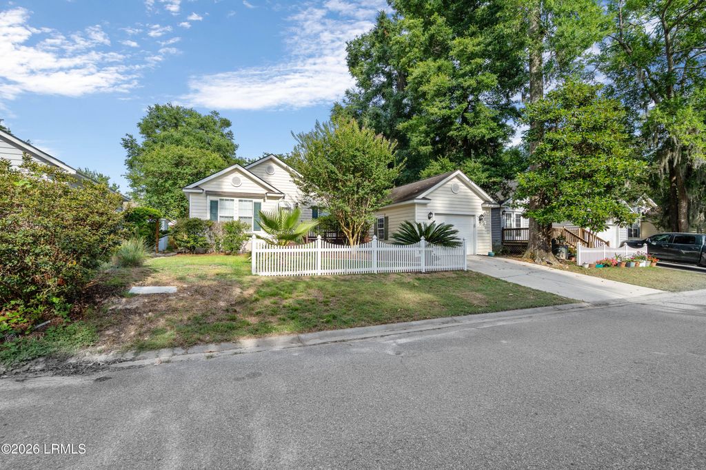 8 Wateree Court, Beaufort, SC 29902