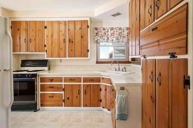 2449 W Forest Avenue, Beloit, WI 53511